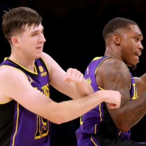 ewc-拒绝凑热闹！湖人无意追逐欧文哈登 留双星是关键